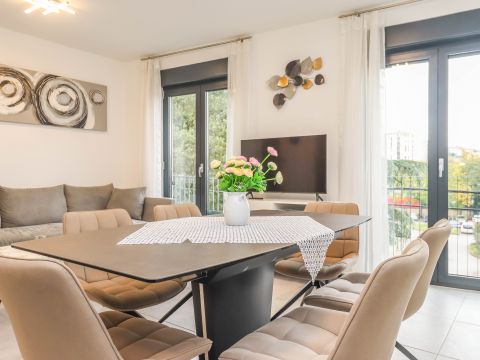 Istra, Pula, Premium, Neubau mit Drei Apartments und Garage