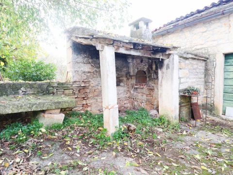 Istrsko posestvo z več objekti v bližini čudovitih plaž