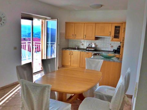 Rabac, prostorno stanovanje s pogledom na morje