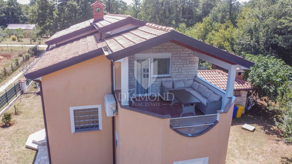 Istria, Umago, dintorni, bellissima casa con ampio giardino!