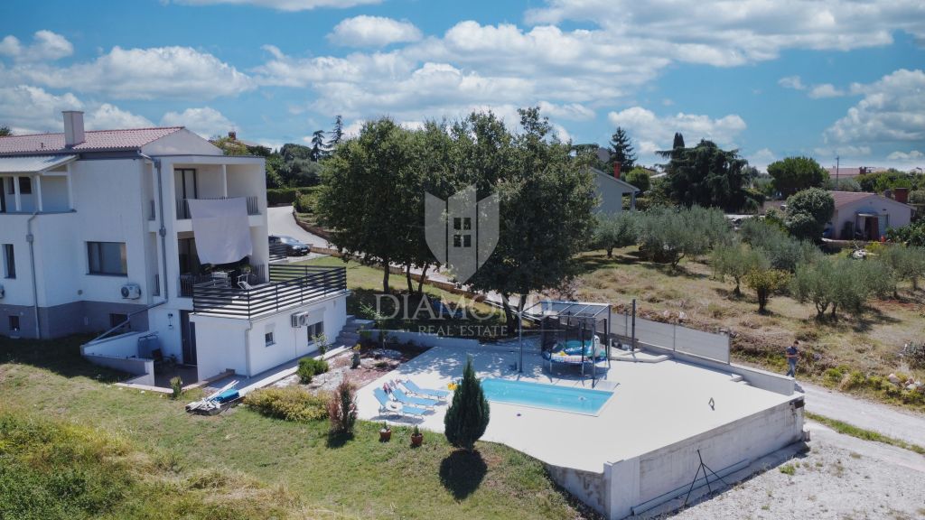 Poreč, okolica, moderna vila s 6 apartmaji