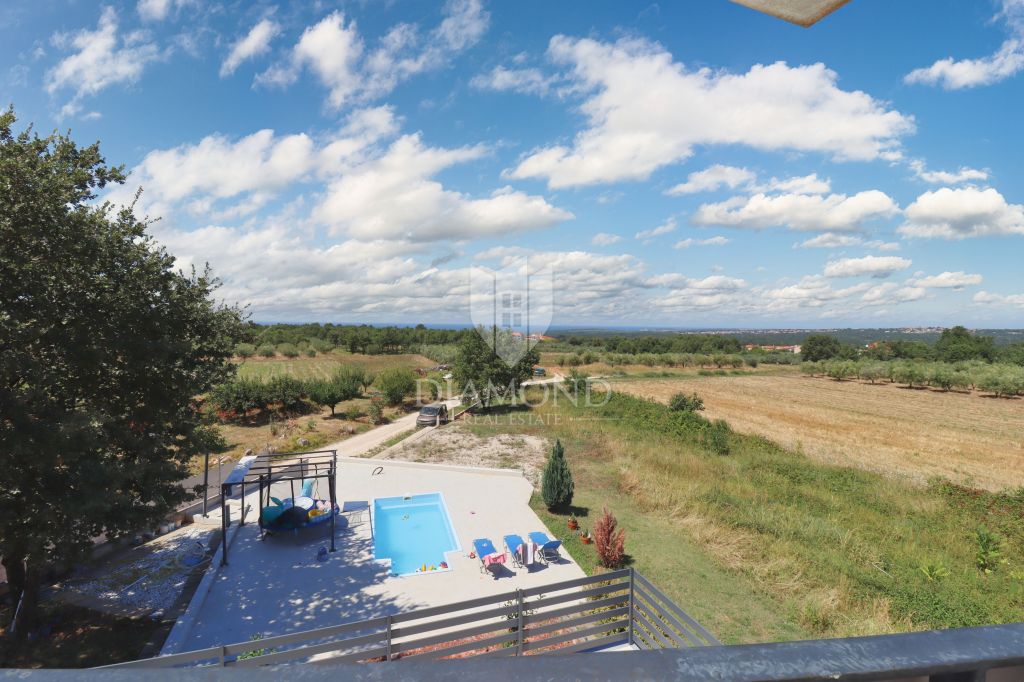 Poreč, okolica, moderna vila s 6 apartmaji