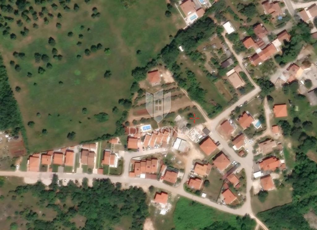 Buje, Ka&scaron;tel, nova polpritlična hi&scaron;a s 3 spalnicami