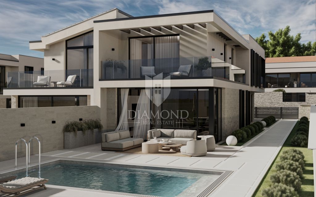 Vila z bazenom 100m od morja!