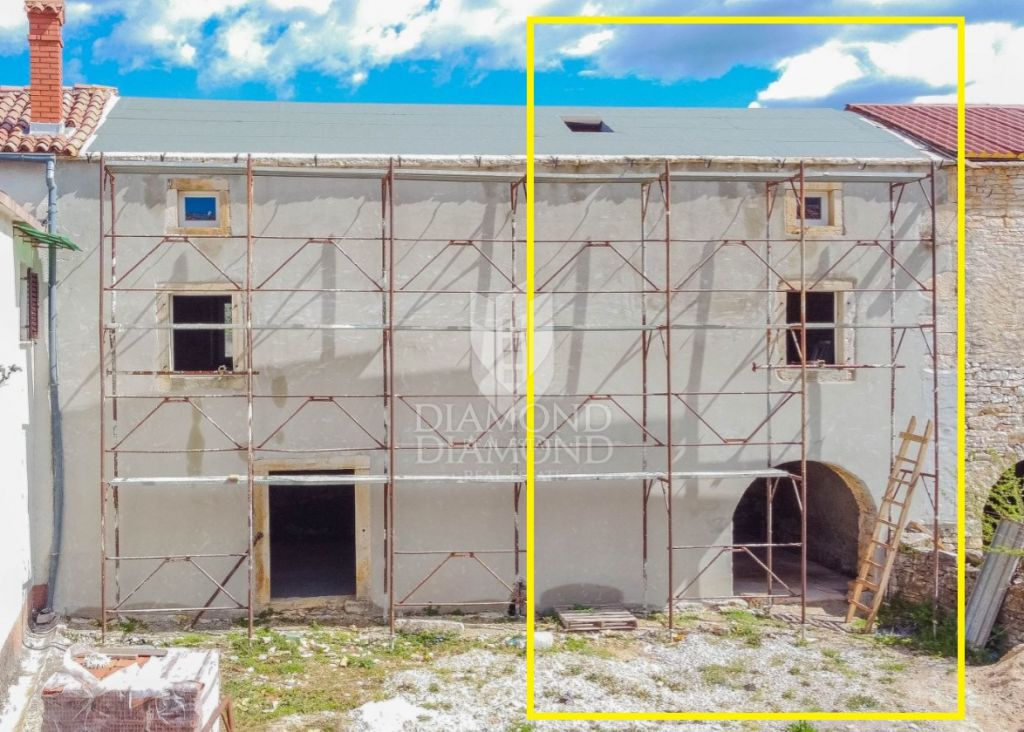 Buje, okolica! Adaptirana kuća s 3 spavaće sobe!