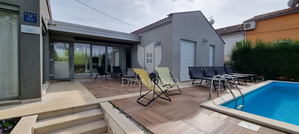 Istria, Parenzo &ndash; Affascinante villa al piano terra con piscina e fascino autentico