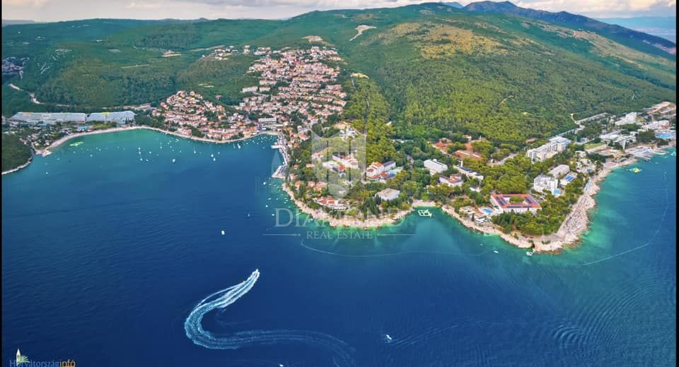 Rabac, apartment over two floors in a great location