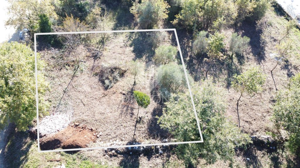 GELEGENHEIT! Poreč &ndash; 560 m&sup2; Baugrundst&uuml;ck mit Meerblick