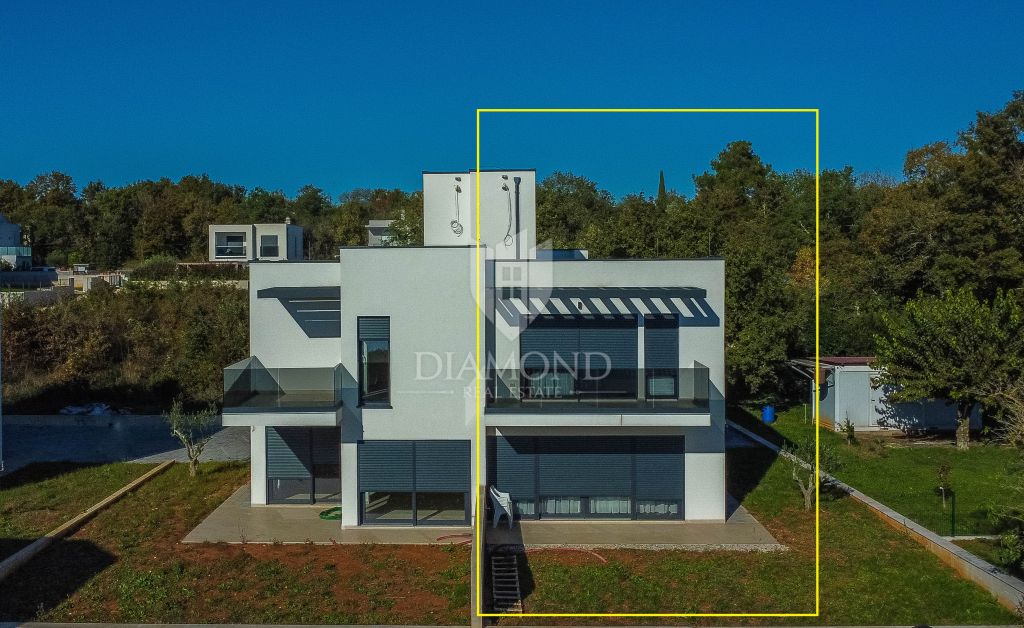 Novigrad, surroundings. A rarity on the market, a house 400 meters from the sea!