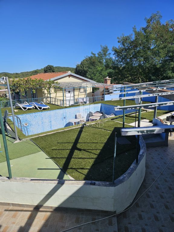 OPPORTUNITY!! ROVINJ! THREE HOUSES AND A SWIMMING POOL!