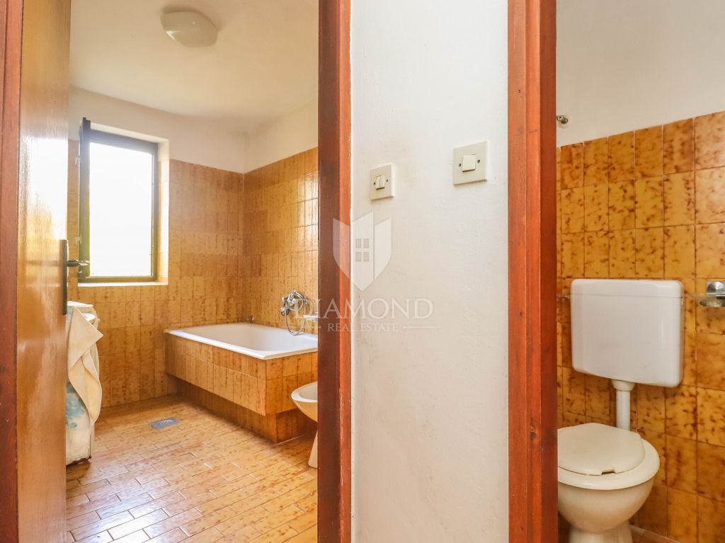 Istrisches Anwesen mit mehreren Geb&auml;uden in der N&auml;he traumhafter Str&auml;nde