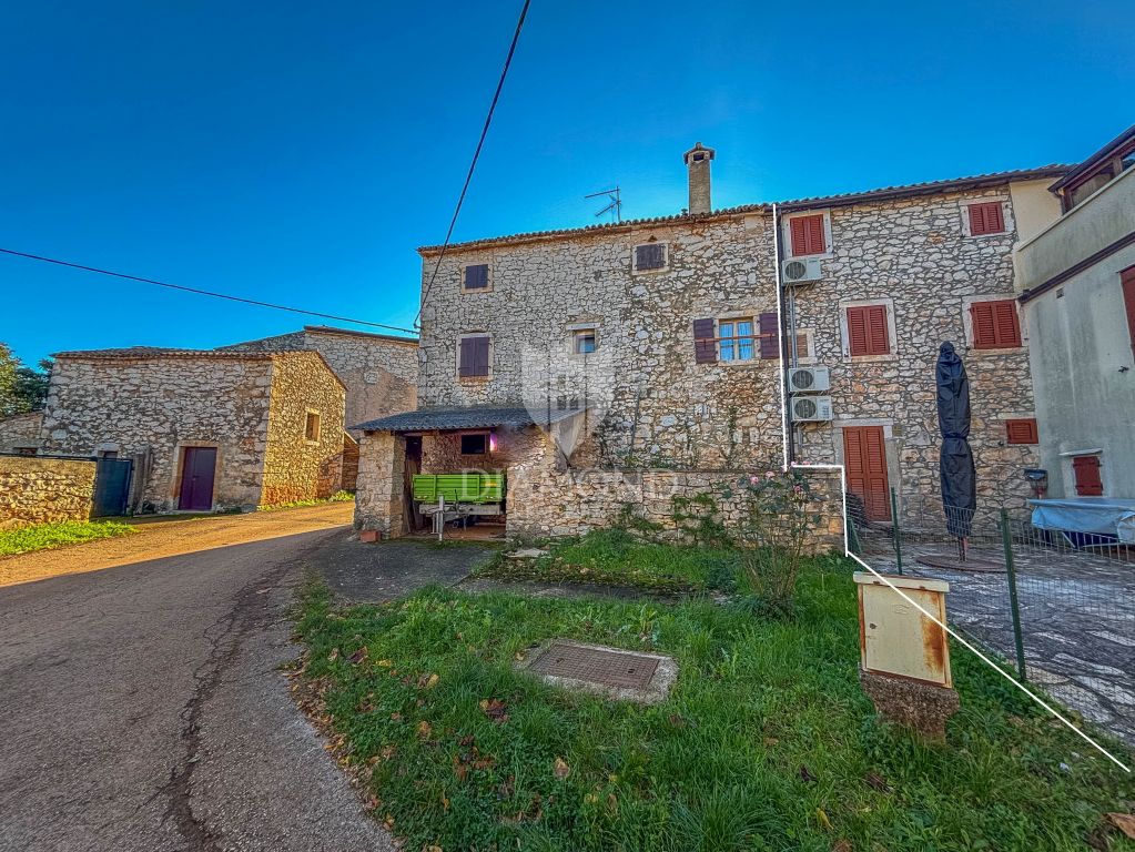 Umag, okolica - avtentična hi&scaron;a z vrtom!