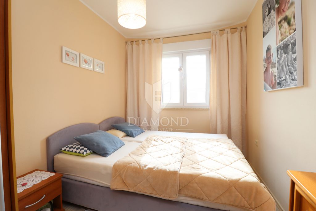 Poreč, Haus mit zwei Wohnungen und Meerblick