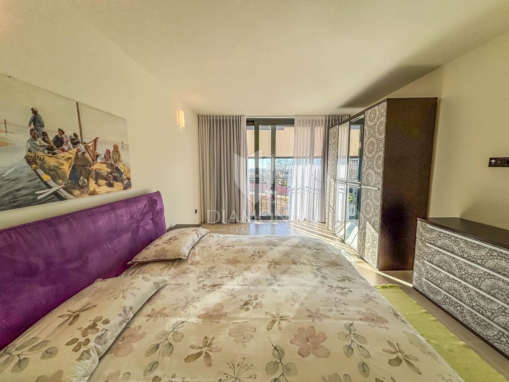 Poreč, okolica, &scaron;armantna kuća s panoramskim pogledom!