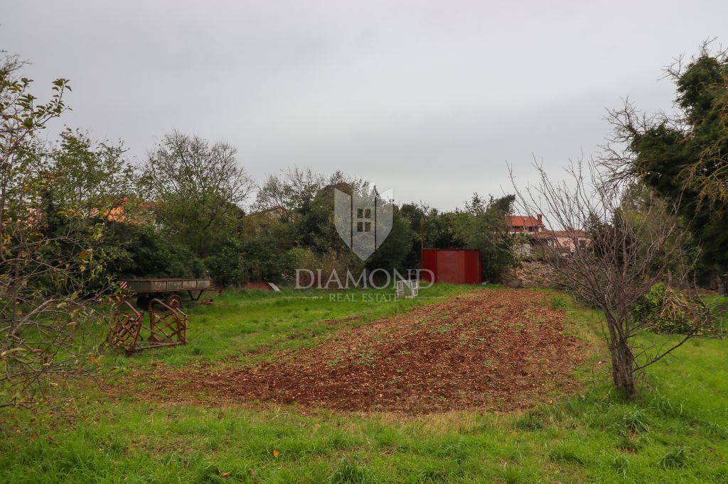 EINZIGARTIGE GELEGENHEIT, Baugrundst&uuml;ck im Zentrum von Vodnjan!