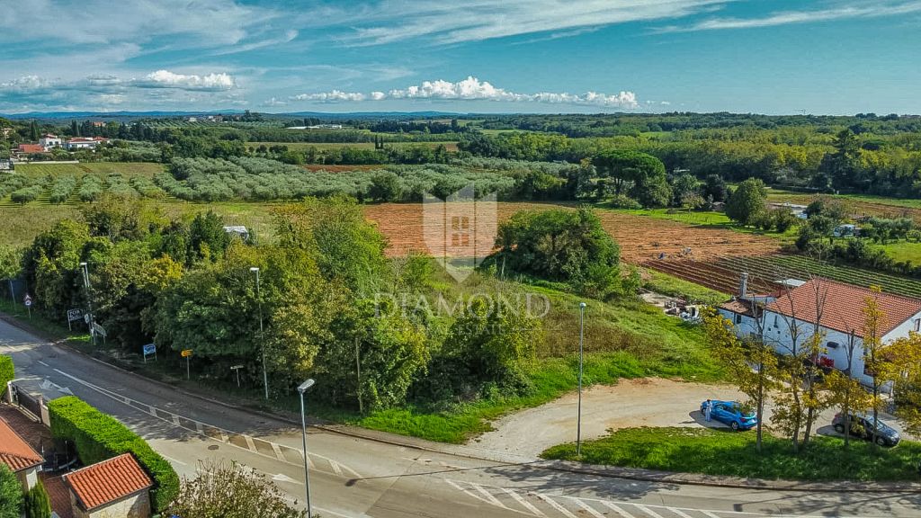 Umag okolica, zemlji&scaron;te sa potencijalom za investiciju 450 m od mora!