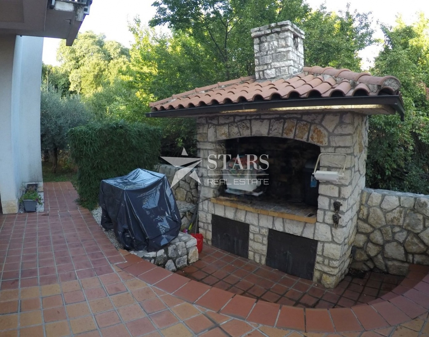 Donji Zamet, Rijeka - Prostrana obiteljska kuća s vrtom, konobom i garažom