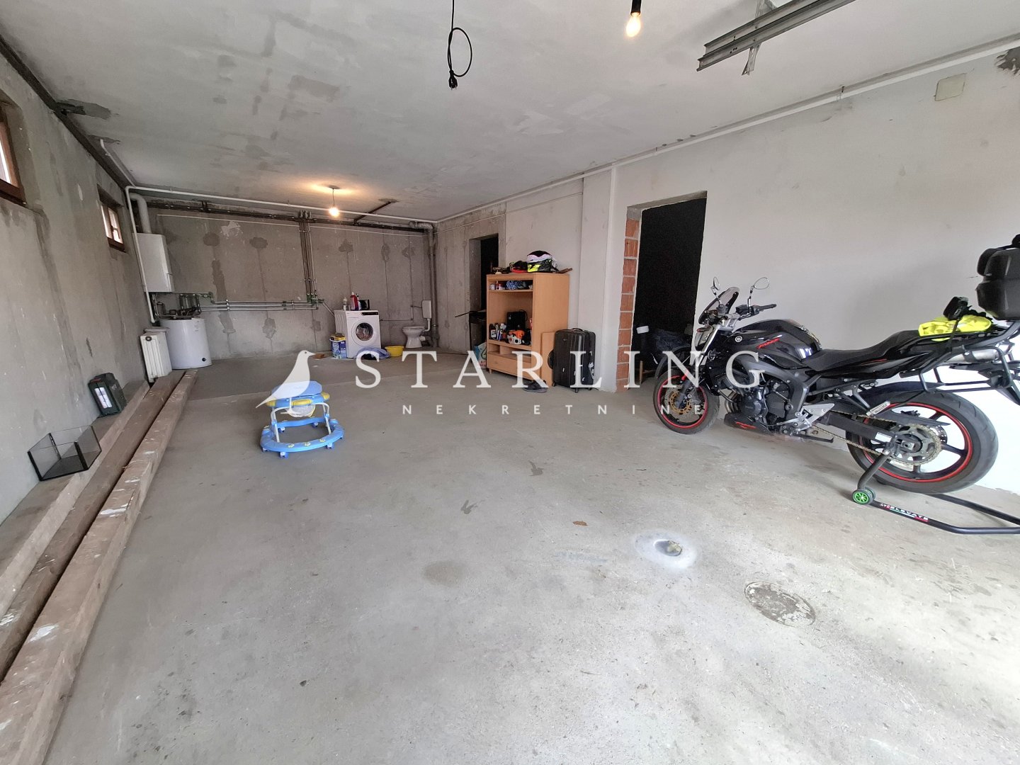 KUĆA + DVORIŠTE, PRODAJA, ZAGREB, GORNJA DUBRAVA, ŽUTI BRIJEG, 300 M2 + 380 M2 DVORIŠTE