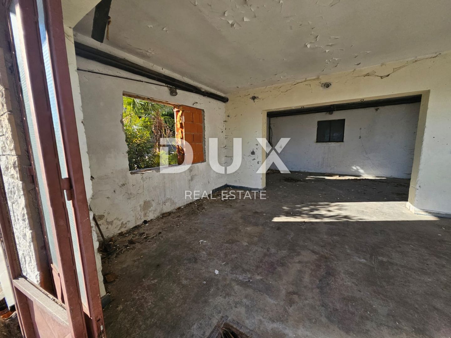 OPATIJA, CENTAR- samostojeća kuća 250m2 s panoramskim pogledom na more + okoliš 740m2