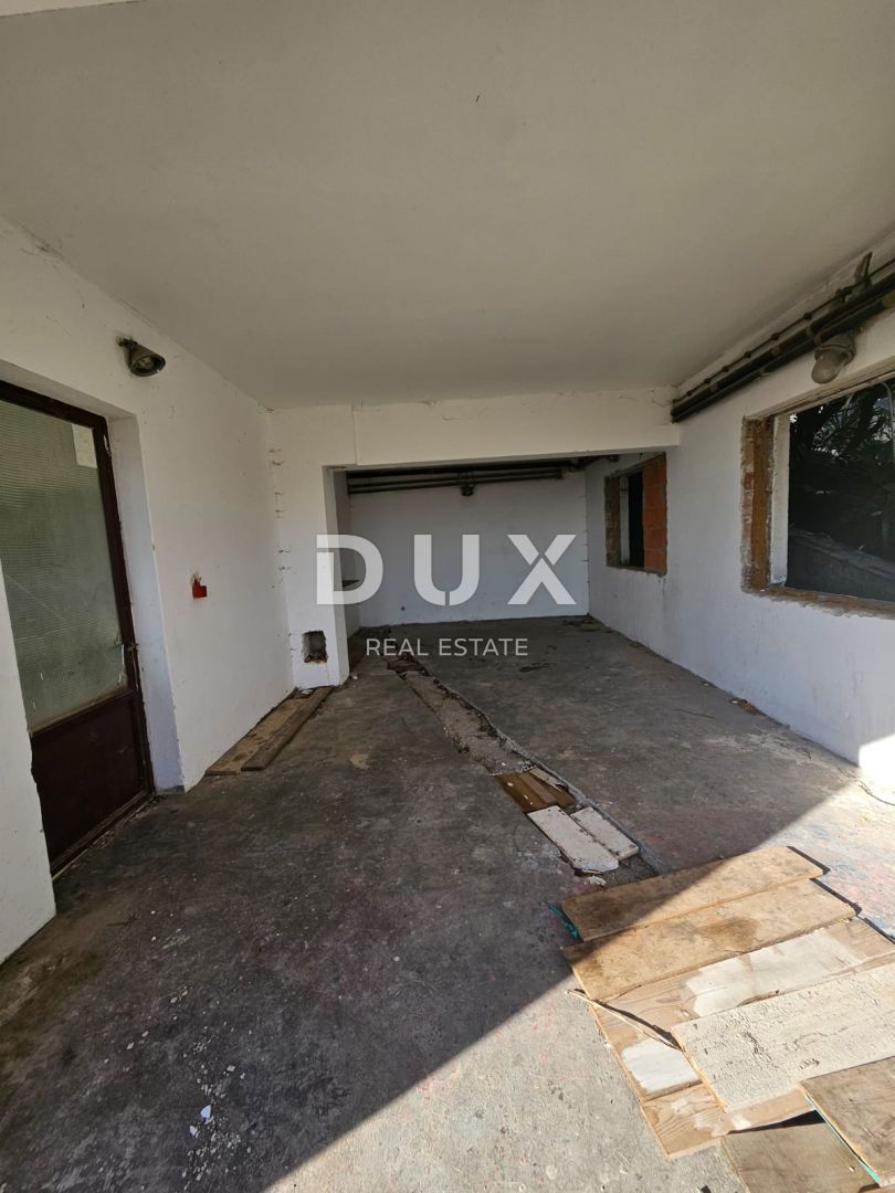 OPATIJA, CENTAR- samostojeća kuća 250m2 s panoramskim pogledom na more + okoliš 740m2