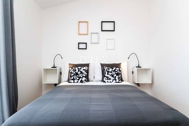 CRIKVENICA, SELCE - trosoban stan s pogledom na more