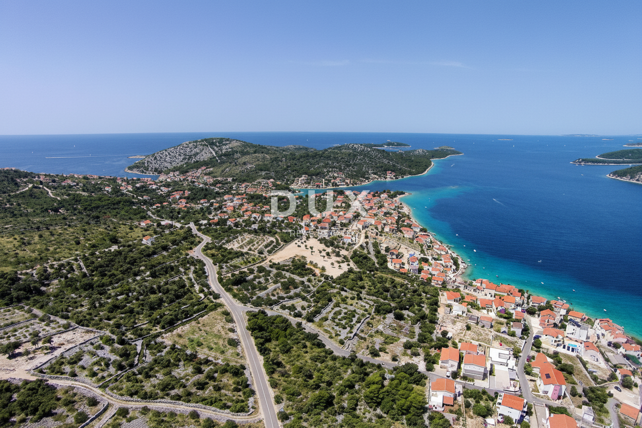 ROGOZNICA, RAŽANJ – Građevinsko zemljište prvi red do mora! PRILIKA!