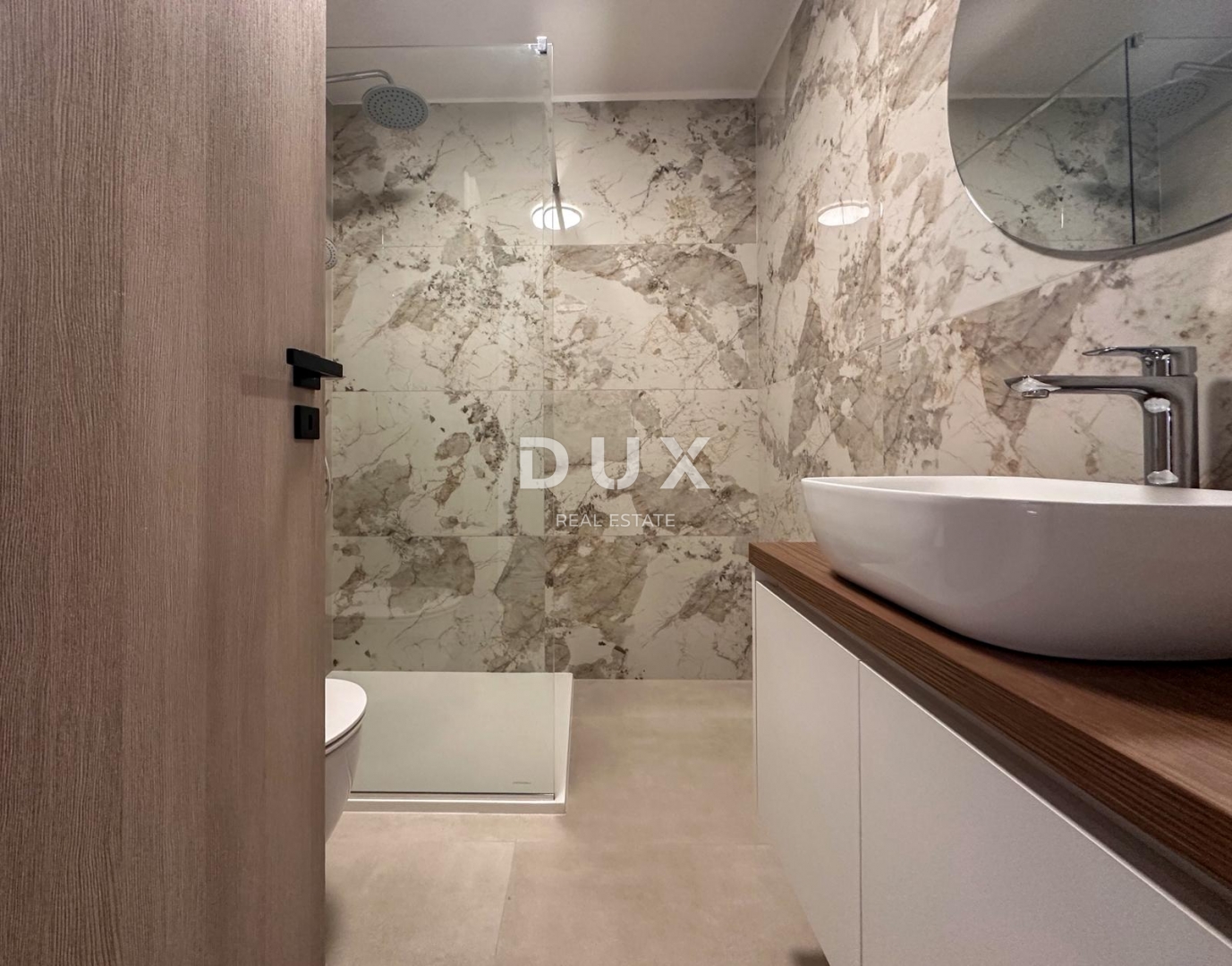 RIJEKA, ZAMET – frisch renovierte 2-Zimmer-Wohnung mit Wohnzimmer, Loggia und Meerblick