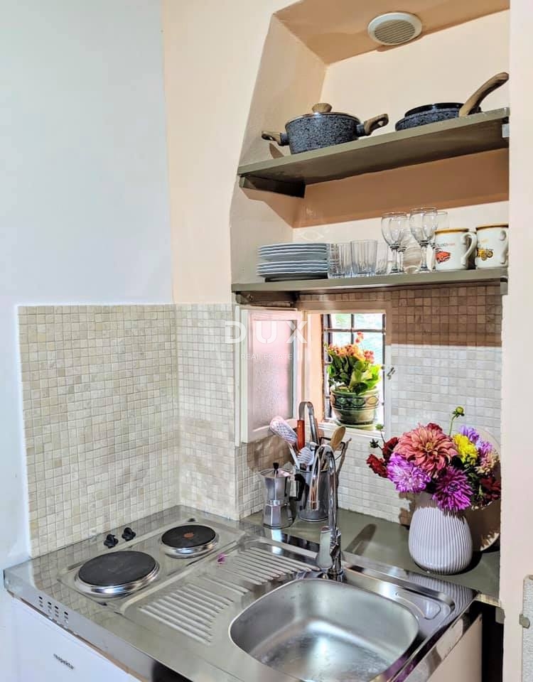 ISTRA, ROVINJ - Kuća sa dvorištem i dvije stabmene jedinice u starom gradu