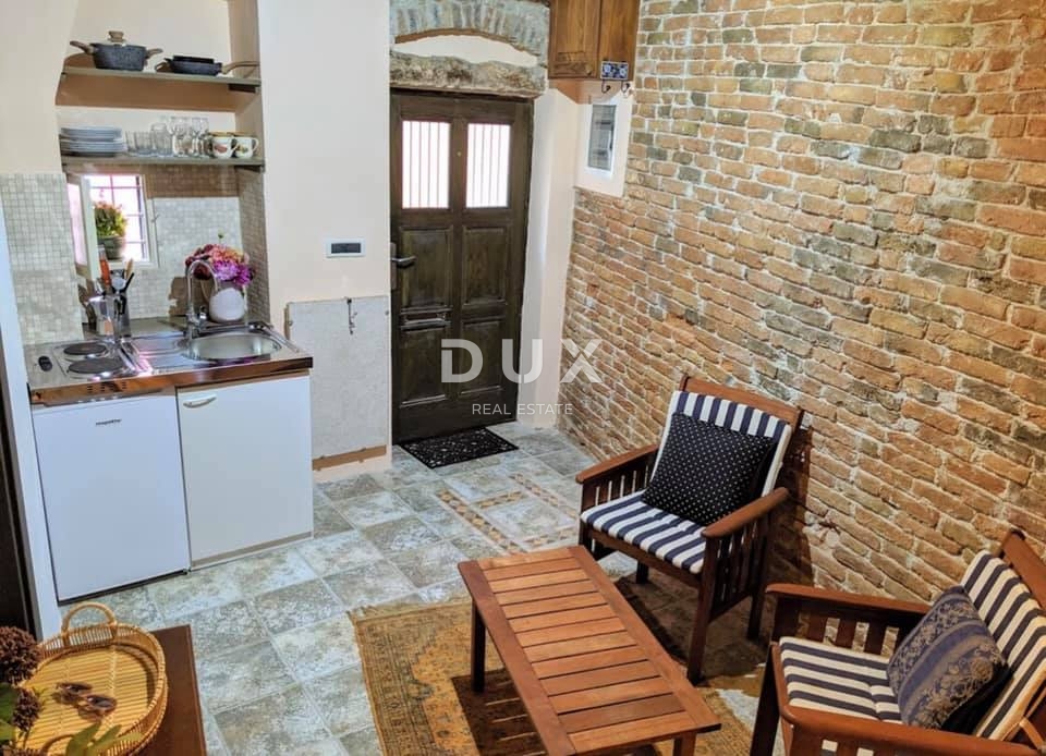 ISTRA, ROVINJ - Kuća sa dvorištem i dvije stabmene jedinice u starom gradu