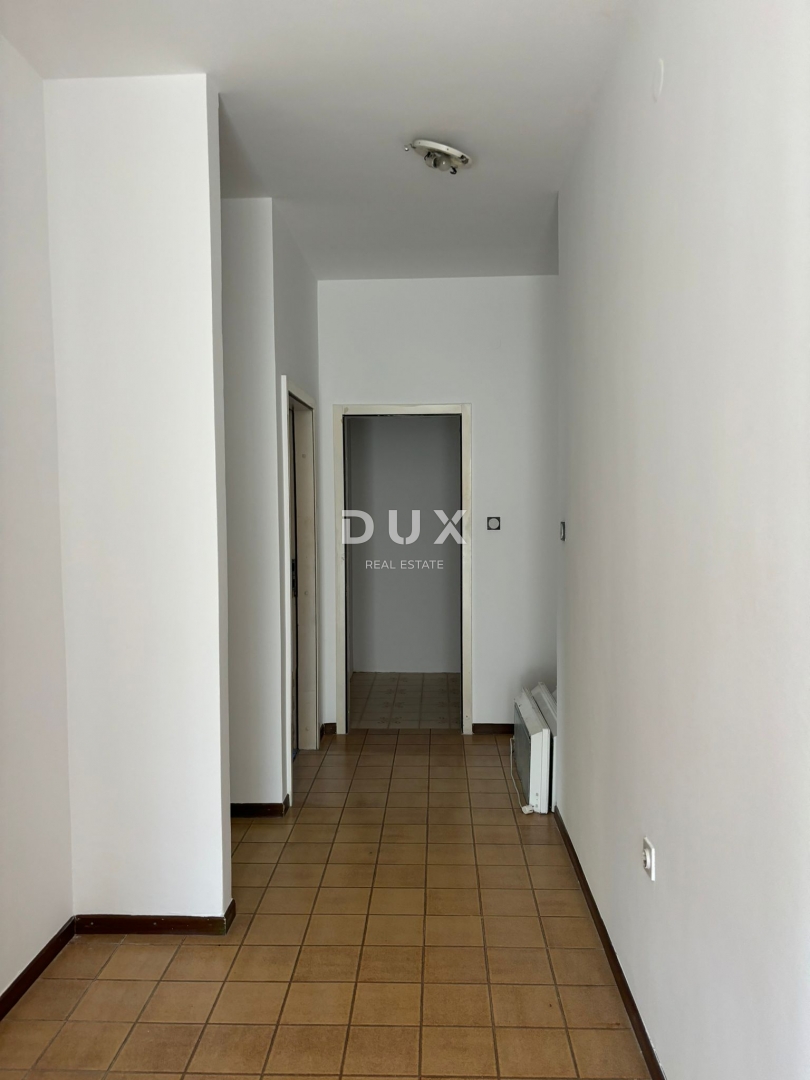 ISTRA, POREČ - Komforan stan sa okućnicom u centru grada!