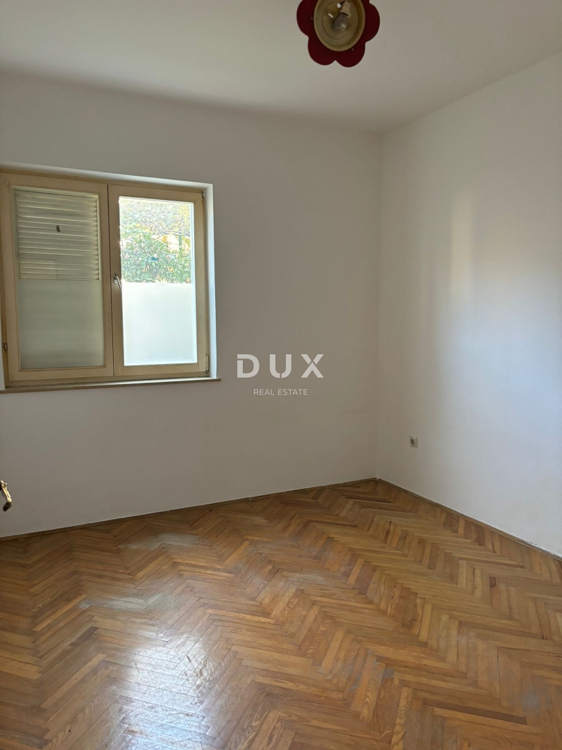 ISTRA, POREČ - Komforan stan sa okućnicom u centru grada!