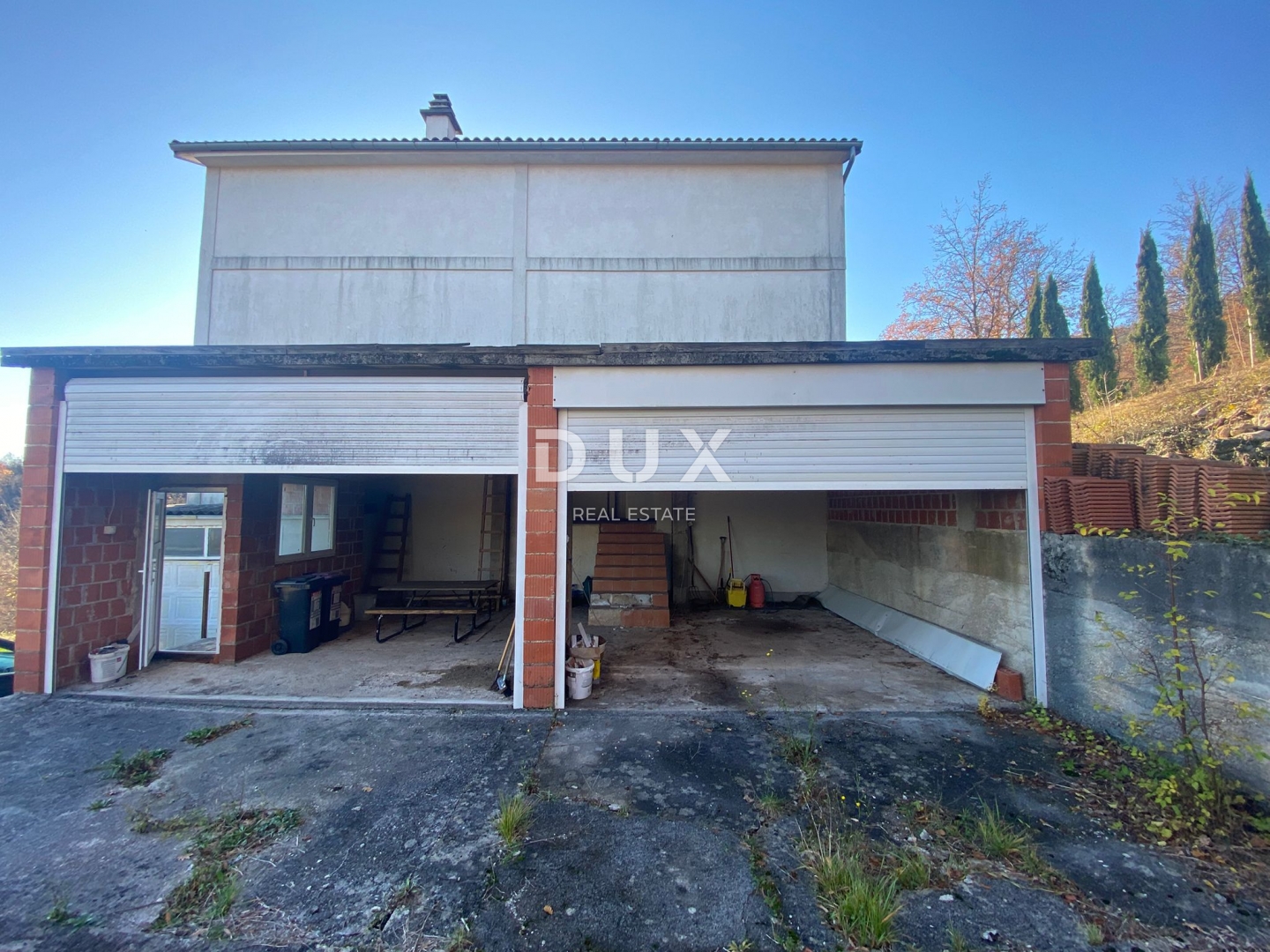 OPATIJA, BREGI – Freistehendes Haus 400 m² + Garten 826 m² + 3 Garagen mit Meerblick! Gelegenheit!