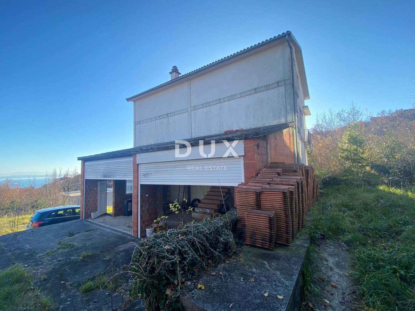 OPATIJA, BREGI – Freistehendes Haus 400 m² + Garten 826 m² + 3 Garagen mit Meerblick! Gelegenheit!