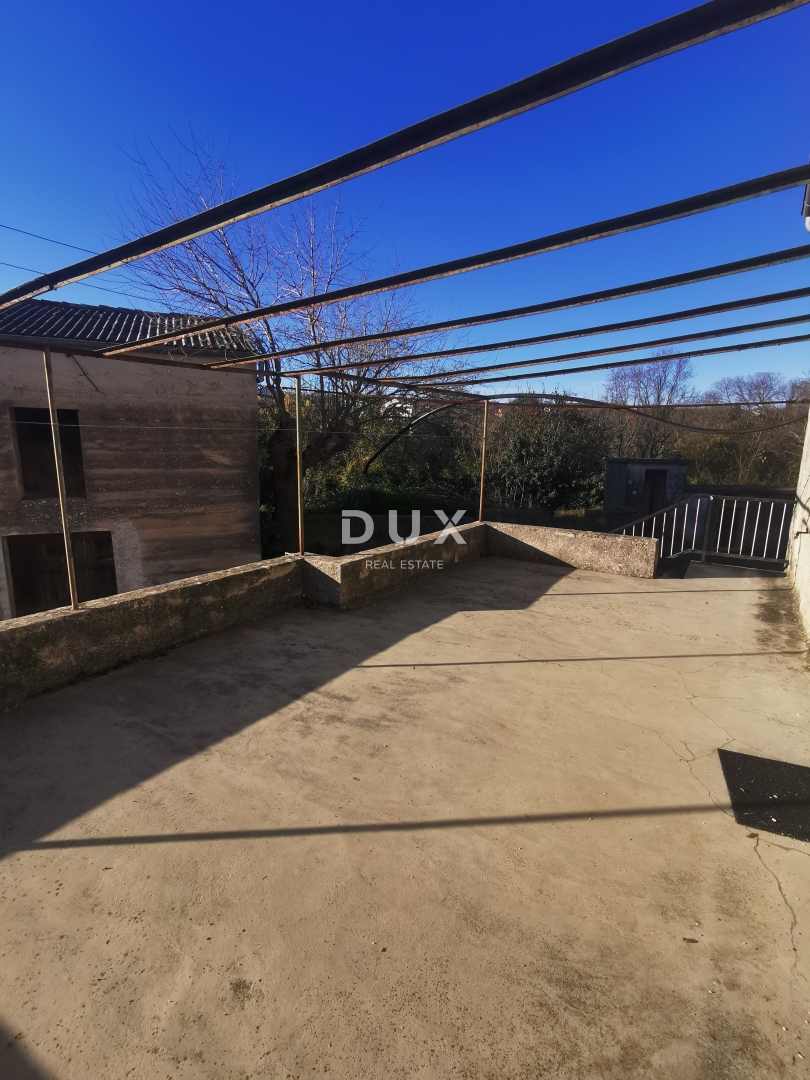 GRAD KRK, VRH - Autentična kamena kuća za obnovu