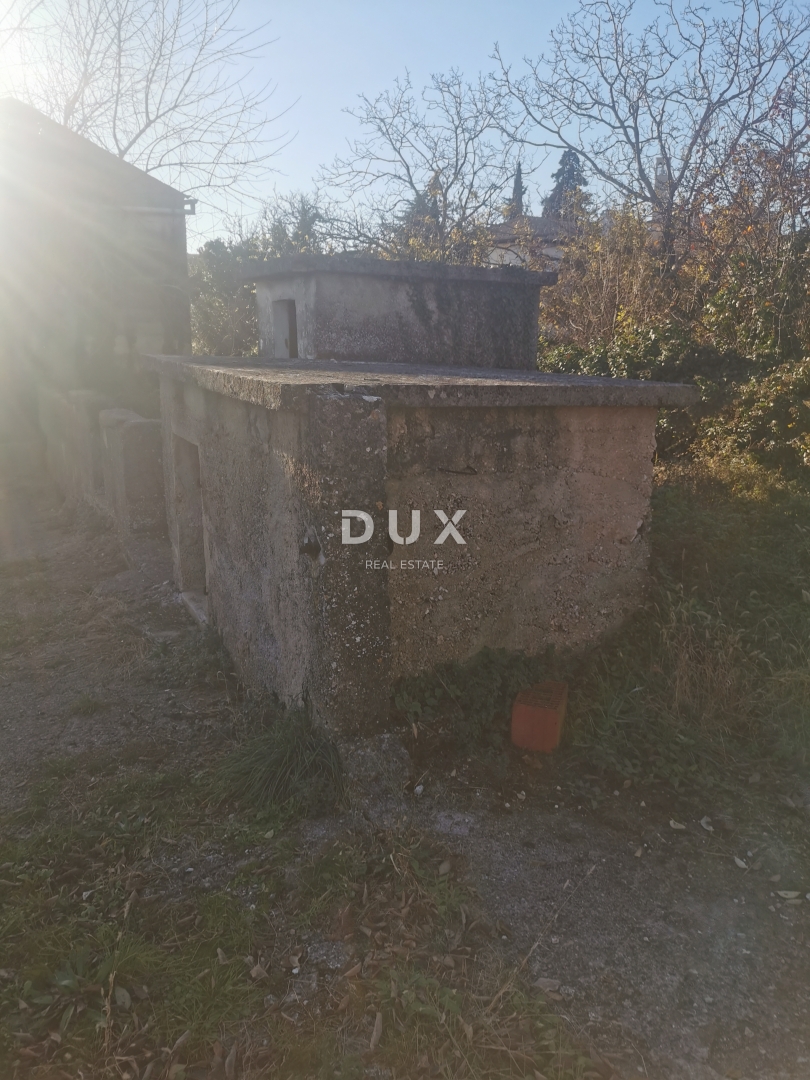 GRAD KRK, VRH - Autentična kamena kuća za obnovu