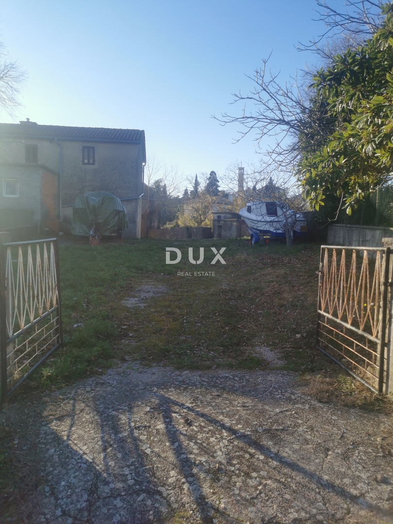 GRAD KRK, VRH - Autentična kamena kuća za obnovu