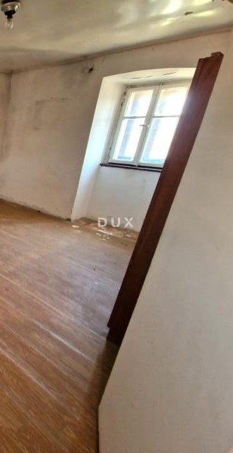 GRAD KRK, VRH - Autentična kamena kuća za obnovu