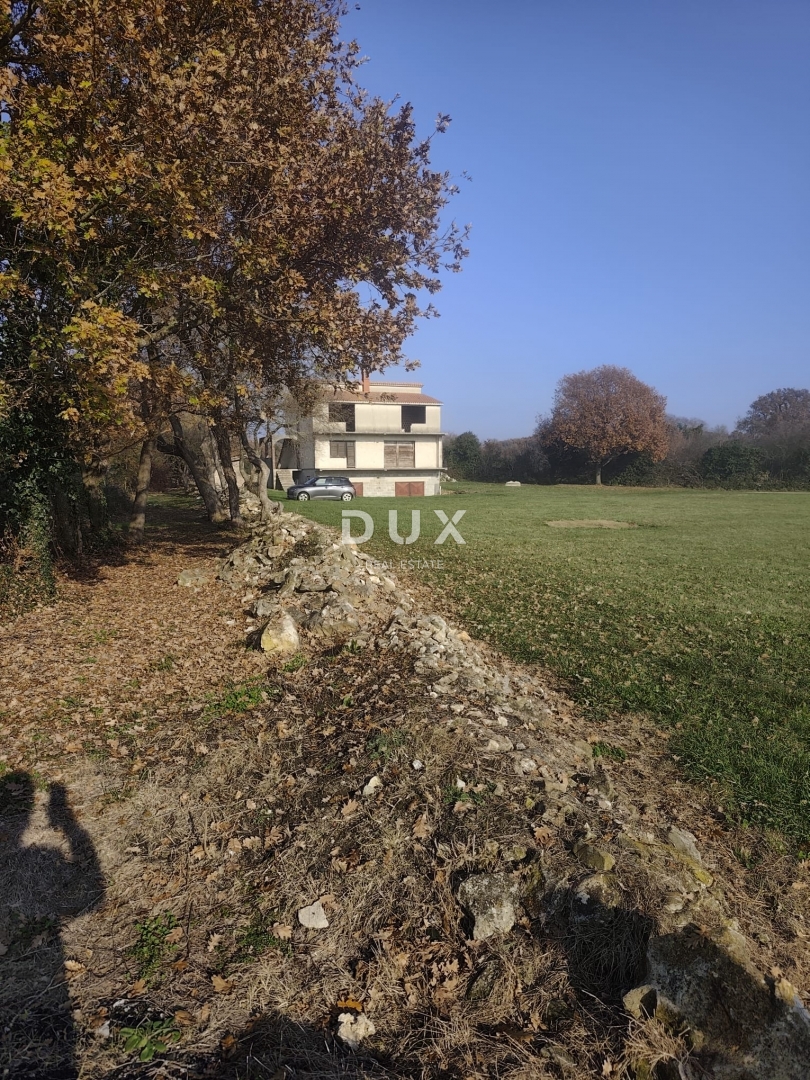 ISTRA, ŠIŠAN - Prostrana roh-bau kuća s velikim građevinskim zemljištem