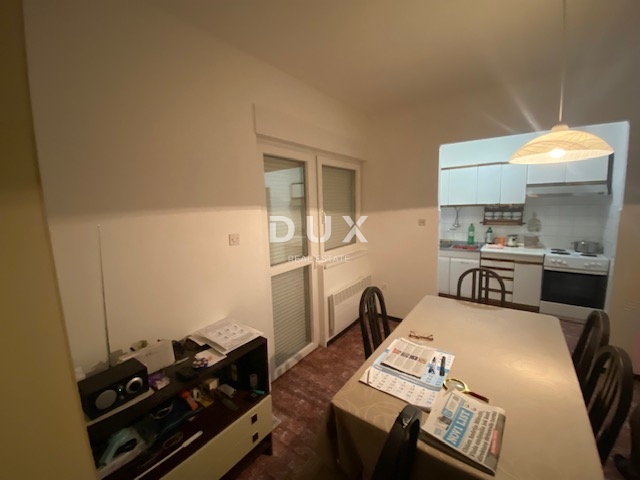 RIJEKA, DRAŽICE, CENTAR - samostojeća kuća sa dva odvojena stana na odličnoj lokaciji + 2.200 m2 GRAĐEVINSKOG ZEMLJIŠTA! PRILIKA!