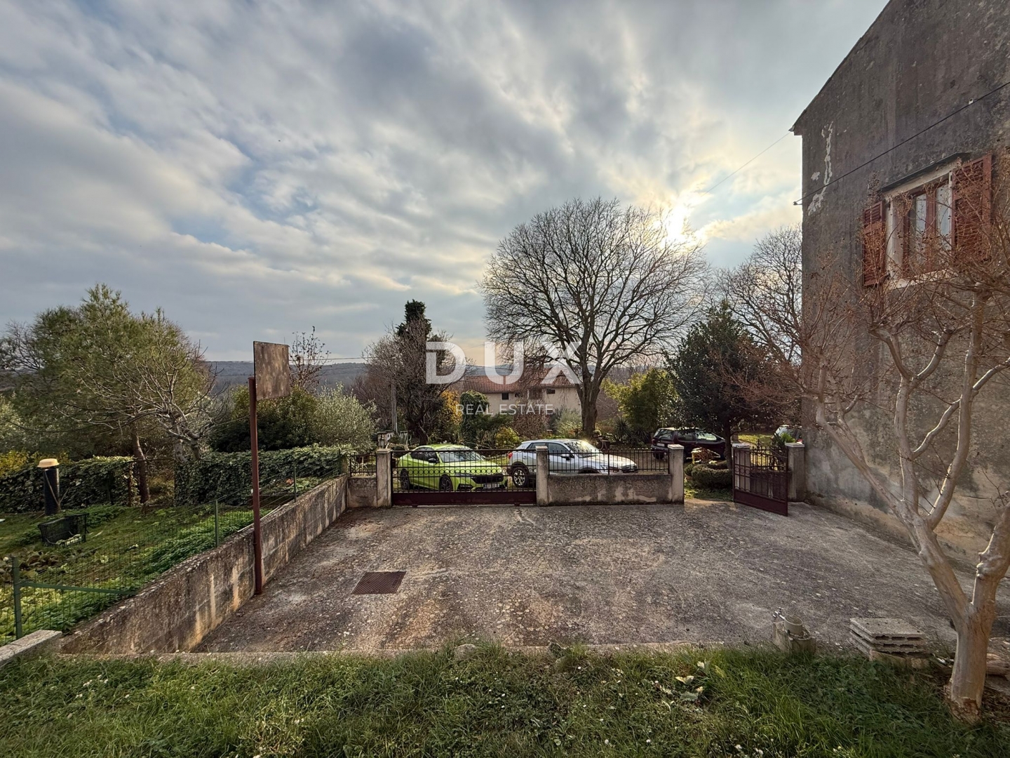 ISTRA,POREČ - Autentična istarska kuća s dvije stambene jedinice