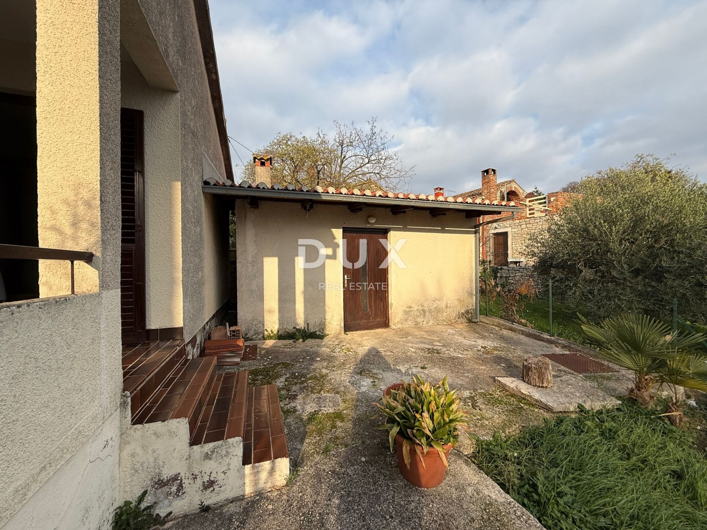 ISTRA,POREČ - Autentična istarska kuća s dvije stambene jedinice