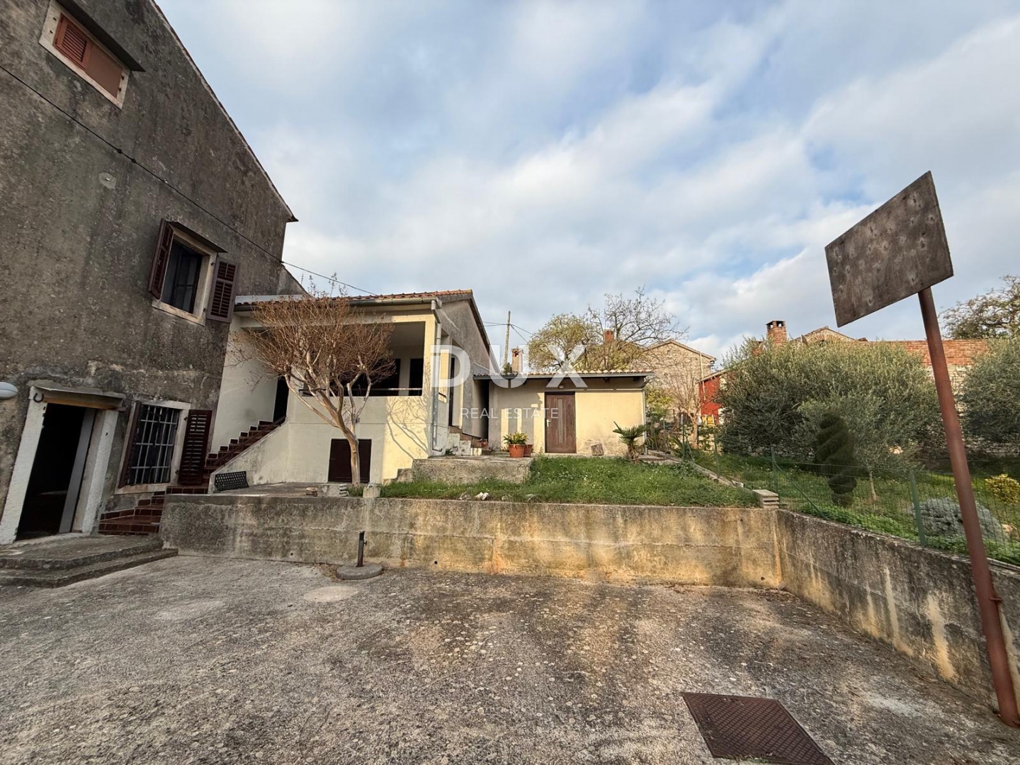 ISTRA,POREČ - Autentična istarska kuća s dvije stambene jedinice