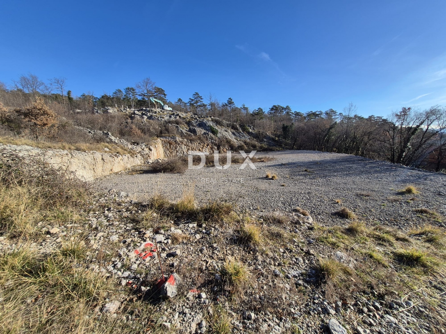 KLANA, ŠKALNICA – građevinsko zemljište 1361 m2, snižena cijena, prilika!