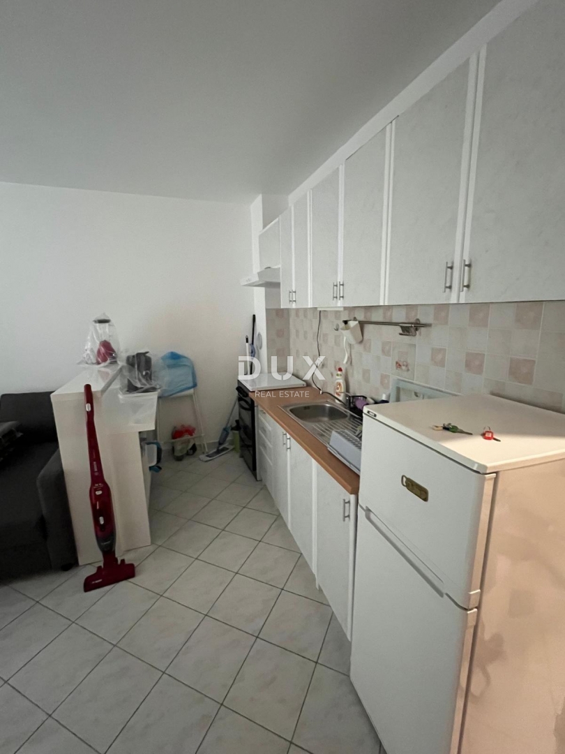 CRIKVENICA, DRAMALJ - stan od 33,79 s pogledom na more i s parkirnim mjestom