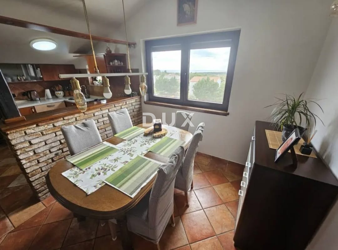 ISTRA, POREČ (bliža okolica) - Dvosoban prostran stan na trećem katu s pogledom na more!