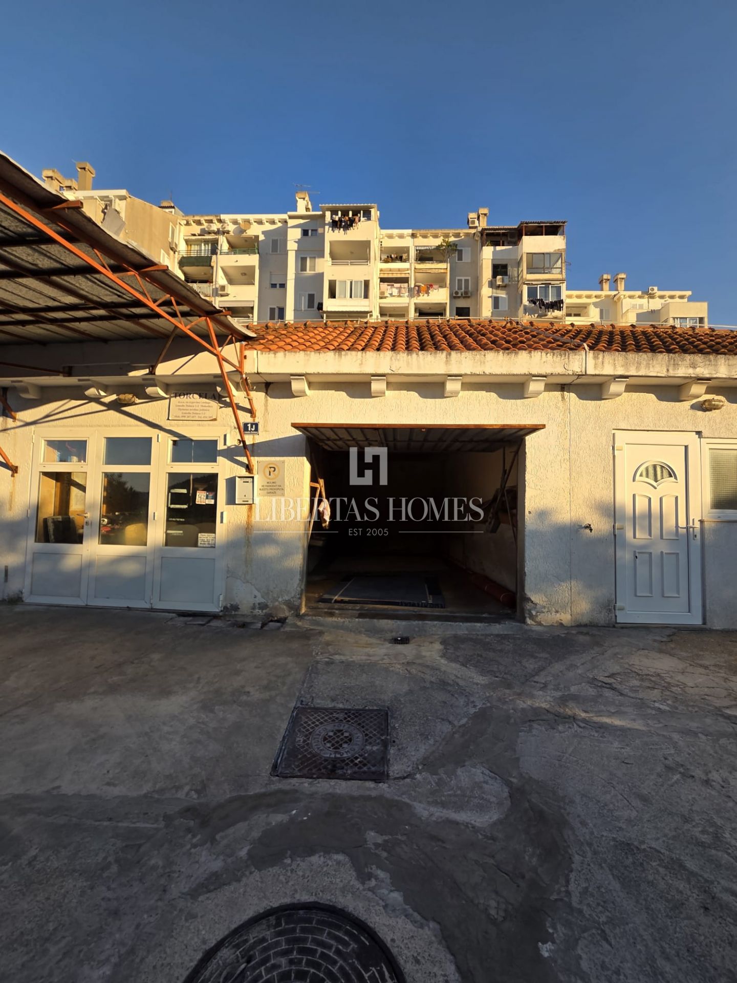 Sale of a Garage in Mokošica, Dubrovnik Area