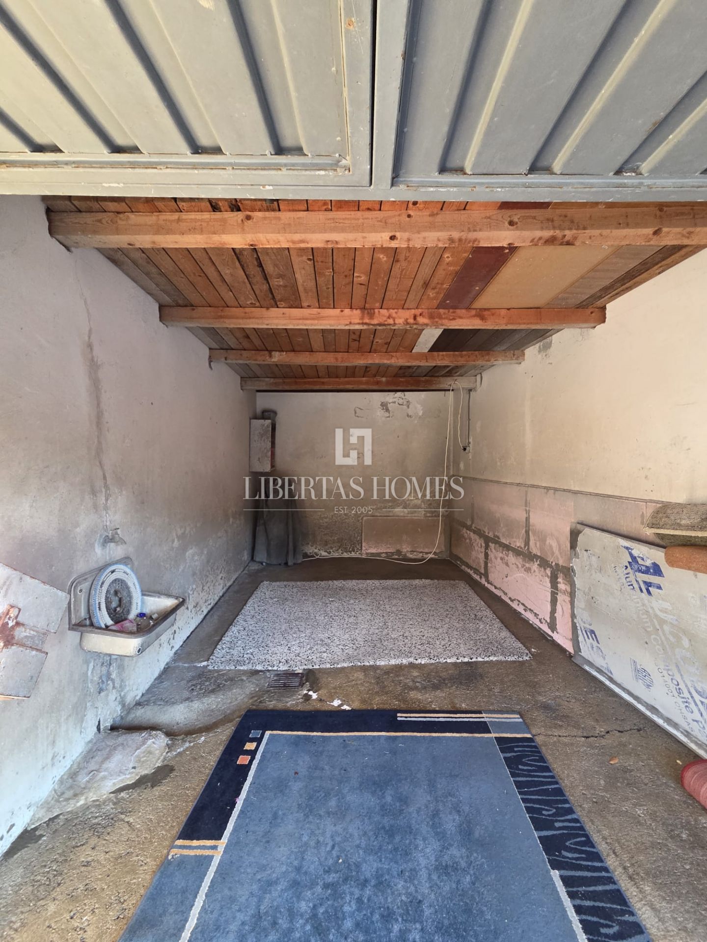 Sale of a Garage in Mokošica, Dubrovnik Area