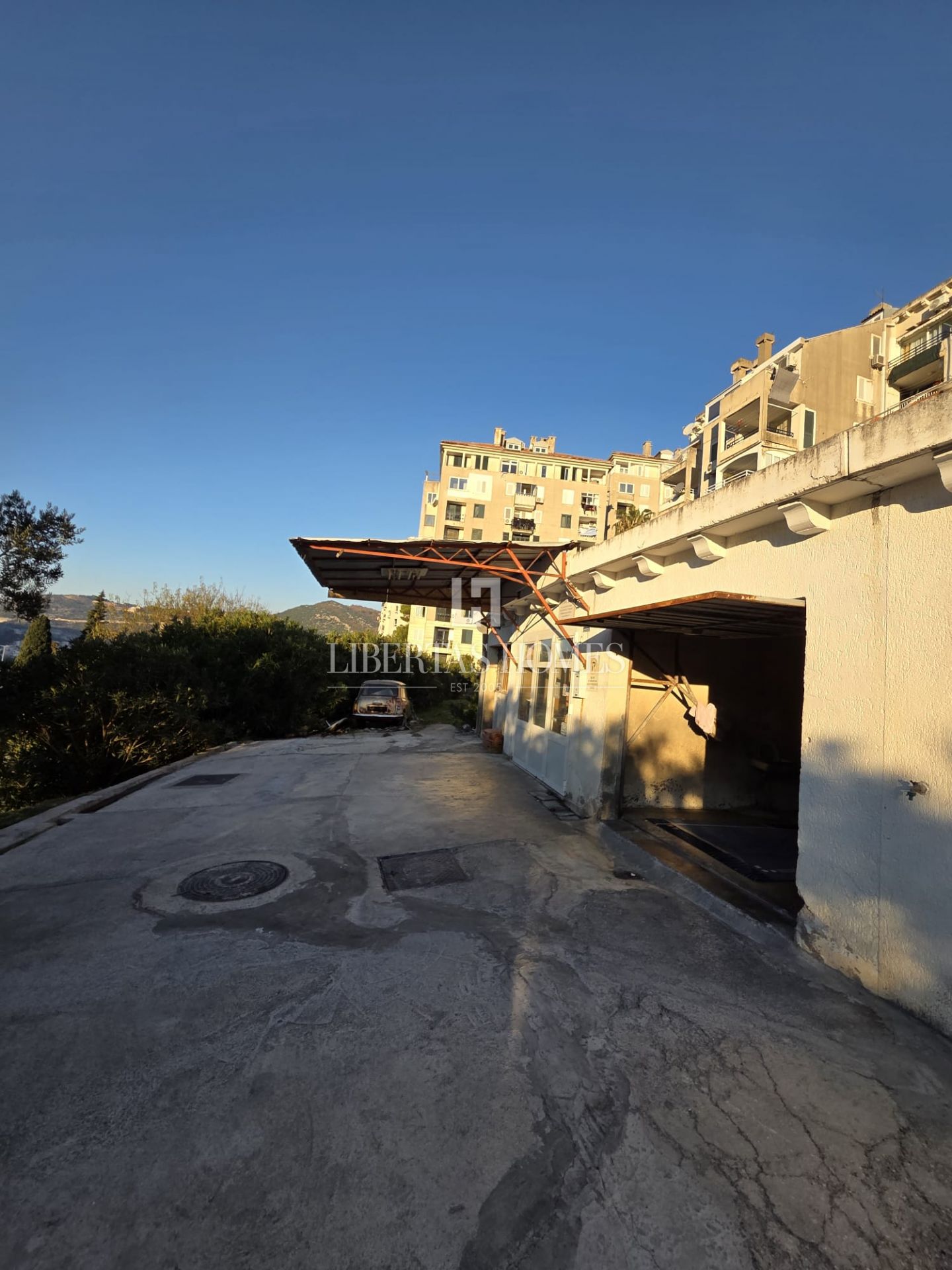 Sale of a Garage in Mokošica, Dubrovnik Area