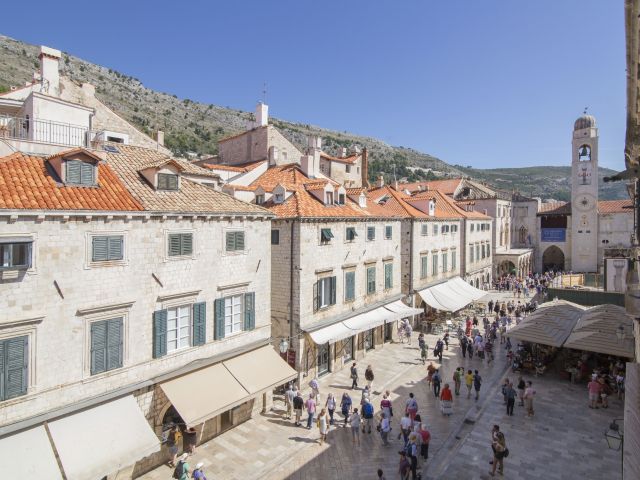 Prodaje se renovirana barokna palača na Stradunu, Dubrovnik