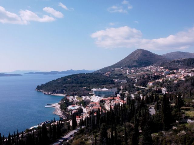 Prodaja dvije grandiozne vile na velebnom i mirnom posjedu, Dubrovnik